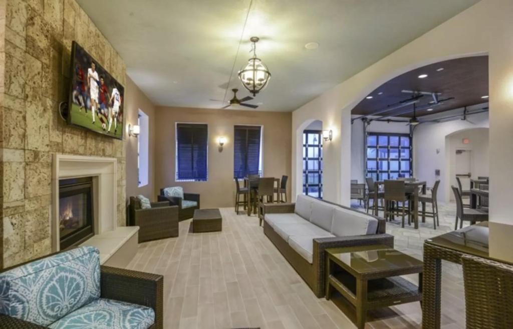 5 Bedrooms - 4,5 Bathrooms - Windsor At Westside 8928 Sa 올랜도 외부 사진